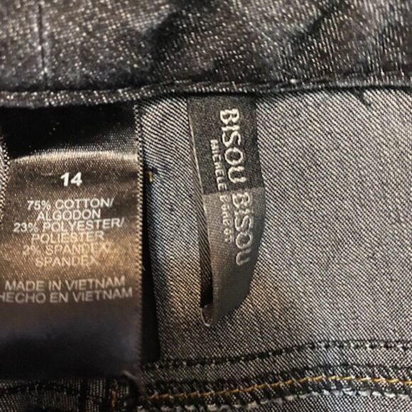 Bisou Bisou distressed denim capri's, size 14 - Picture 3 of 3